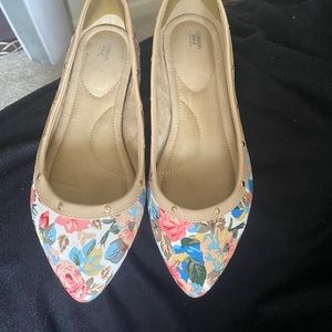 Women’s Floral Shoe